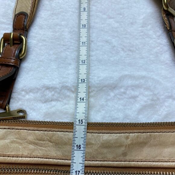 Fossil Explorer Crossbody Leather Purse - Picture 16 of 16